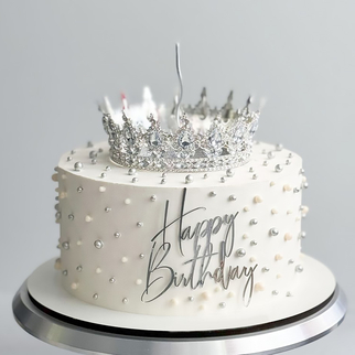 Торт ламбет белый с короной жемчугом и надписью