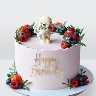 Детский торт с голубикой клубникой и малиной