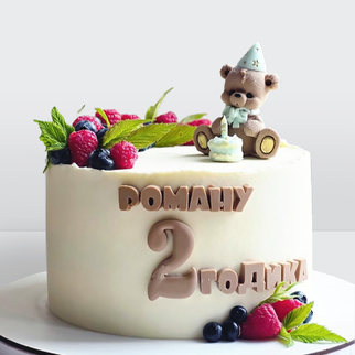 Детский торт с лесными ягодами и мишкой