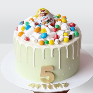 Детский торт со сладостями и киндер сюрпризом
