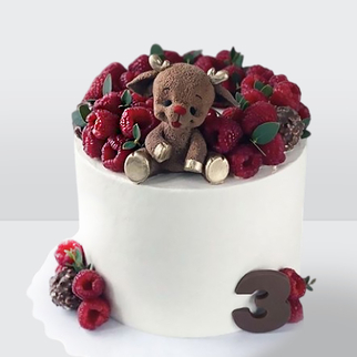 Детский торт с малиной и мишкой