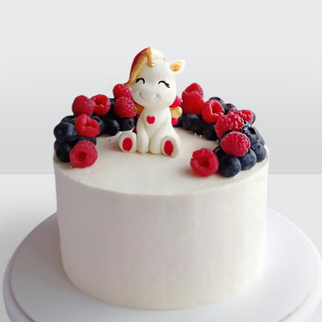 Детский торт с малиной и голубикой