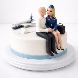 Торт с фигурками и самолетом