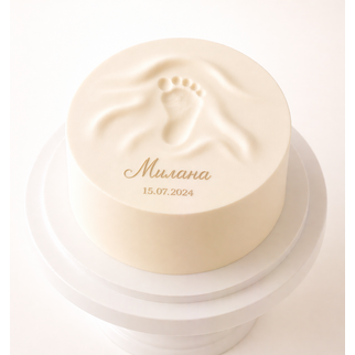 Торт с отпечатком ножки младенца