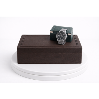 Торт в виде коробки с часами