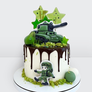 ? Торт милитари зеленый с танком и звездами, облитый шоколадом