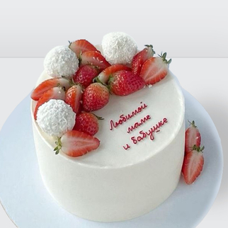 0 Торт с клубникой и рафаэлло для мамы и бабушки