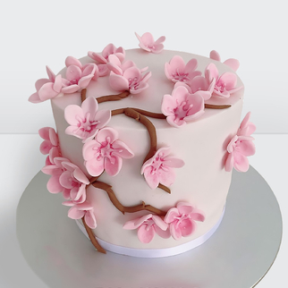 Торт с цветами сакуры