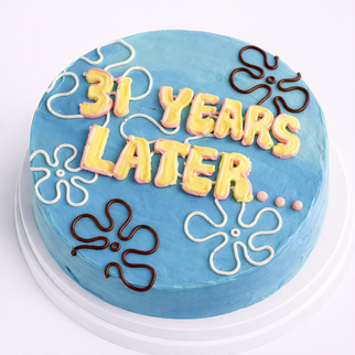 Бенто торт на 31 год с надписью «31 years later»