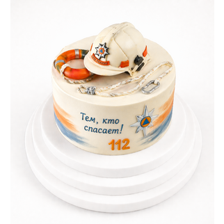 Торт спасателю с каской и атрибутами службы