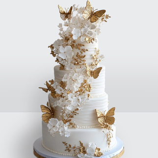 0 Свадебный торт с золотыми бабочками и цветами