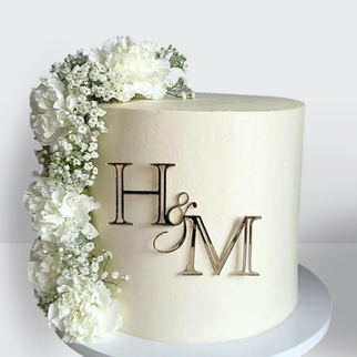 0 Свадебный торт с инициалами и цветами