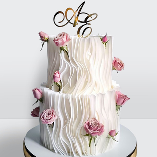 0 Свадебный торт с инициалами и розами, драпировкой из рисовой бумаги Длина: 73