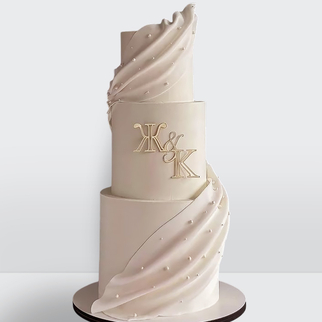 0 Свадебный торт бежевый с инициалами и жемчужинами, и драпировкой