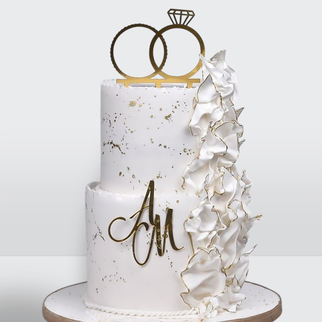 0 Свадебный торт с обручальными кольцами и драпировкой