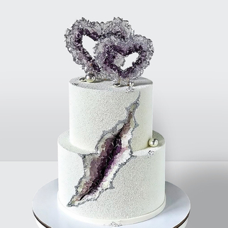 0 Свадебный торт с сердцами из кристаллов