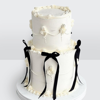 0 Свадебный торт ламбет 2 яруса с черными лентами с изящным декором и контрастной композицией оформления