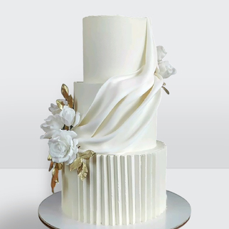 Торт с розами и драпировкой