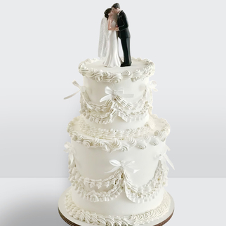 0 Свадебный торт ламбет с фигурками жениха и невесты классический