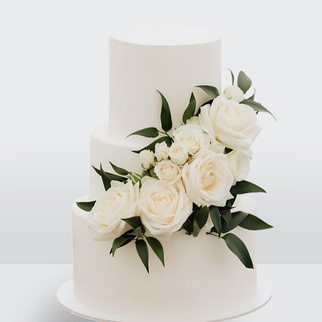 Торт белый 3 яруса с розами