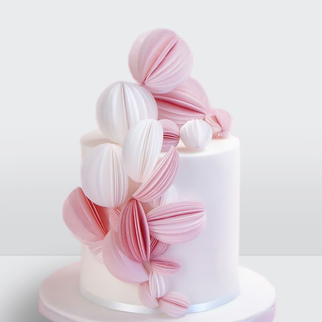 Торт в стиле минимализм драпированный розовой рисовой бумагой