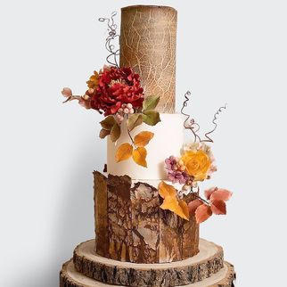 0 Торт осенний 3 яруса с листьями и цветами на пне