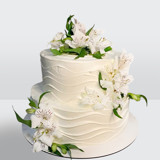 Торт 2 яруса с лилиями и орхидеями на свадьбу