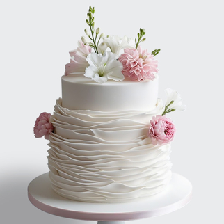 Торт с цветами украшенный драпировкой