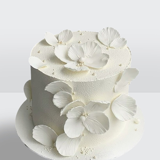 0 Торт белый велюровый с цветами и бусинами