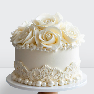0 Торт белый с жемчужными нитями, с кружевом и розами