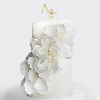 0 Торт 2 яруса с инициалами, драпированный цветами из рисовой бумаги