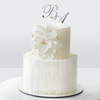 0 Торт с инициалами, цветком и драпировкой из рисовой бумаги