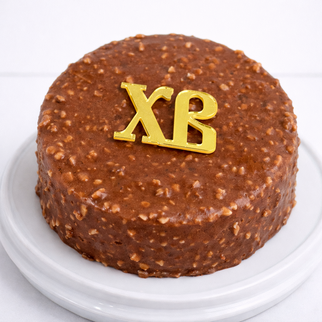Бенто торт в шоколадной глазури с орехами, золотыми ХВ