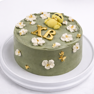 Бенто торт с цыпленком, цветочками и золотой надписью ХВ